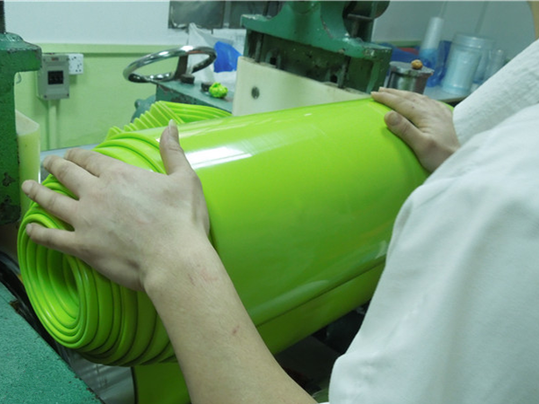 <a href='http://m.stblueangel.com/Helps/dgongshidiboguijiaozh.html' class='keys' title='點(diǎn)擊查看關(guān)于硅膠制品廠家的相關(guān)信息' target='_blank'>硅膠制品廠家</a> 硅膠制品廠家